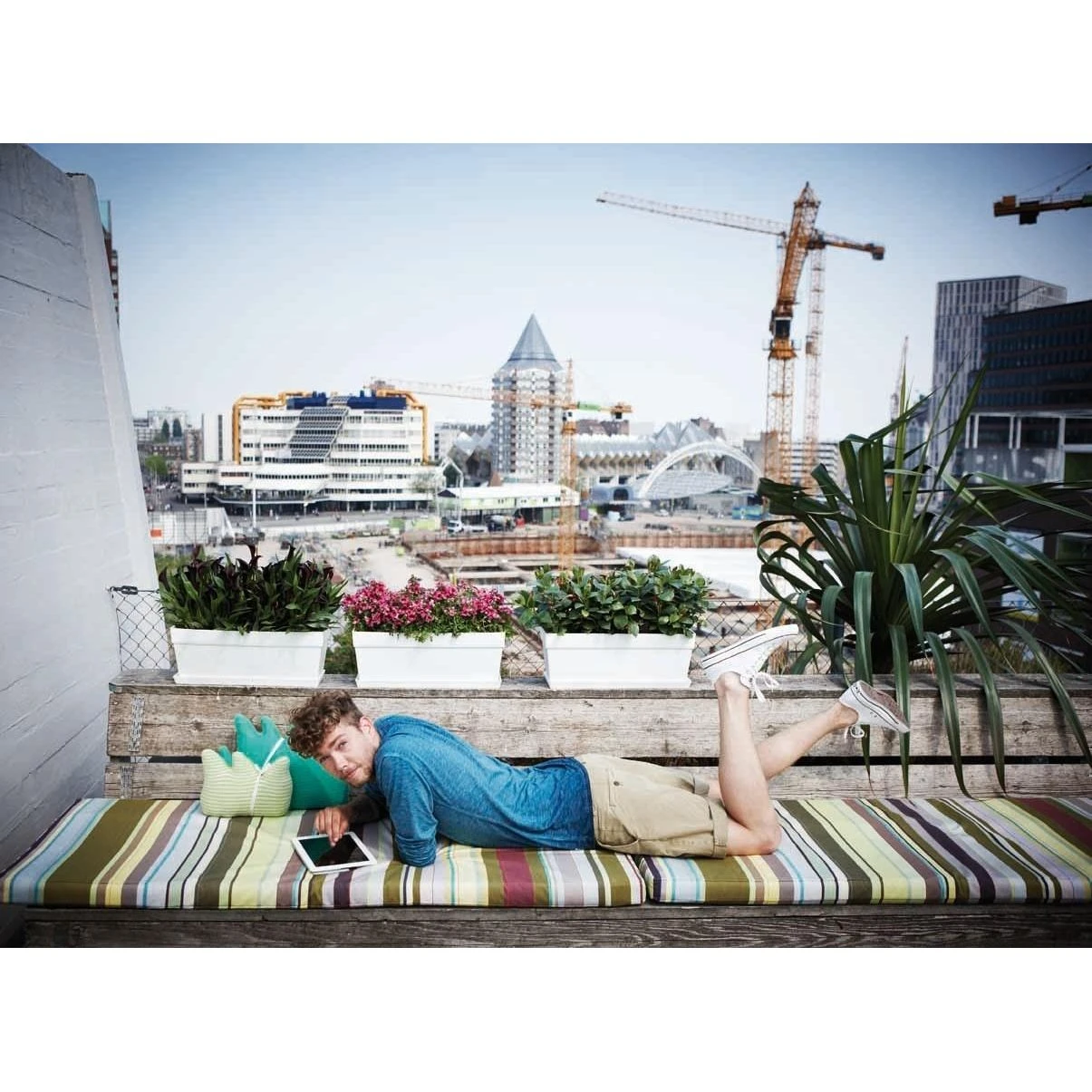 Elho Loft Urban Trough Balkonbak 50 Antraciet 2 Elho Loft Urban Trough Balkonbak 50 Antraciet - Afbeelding 2